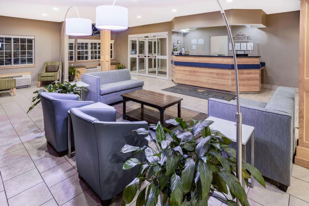 Microtel Inn & Suites By Wyndham Johnstown Экстерьер фото