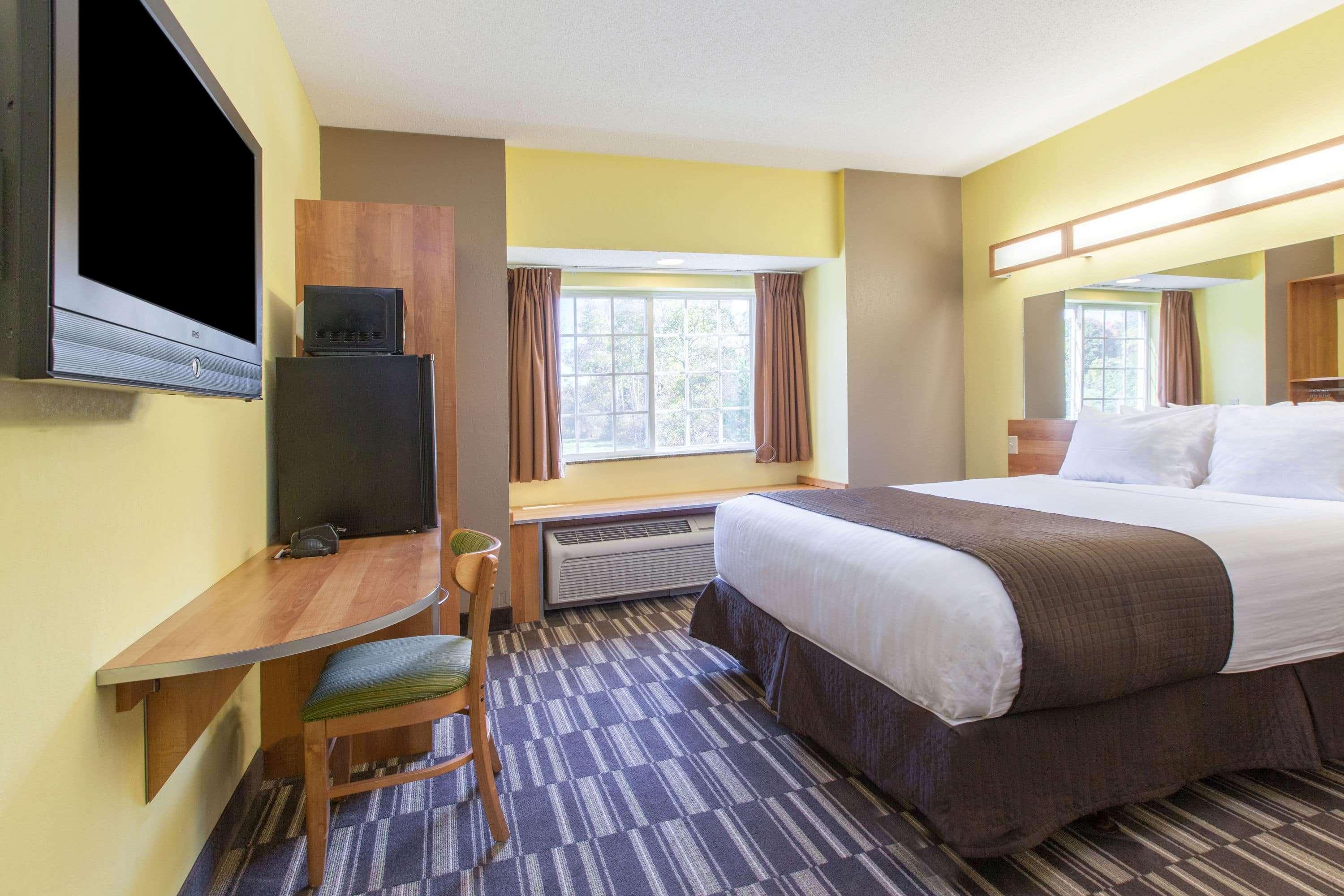 Microtel Inn & Suites By Wyndham Johnstown Экстерьер фото