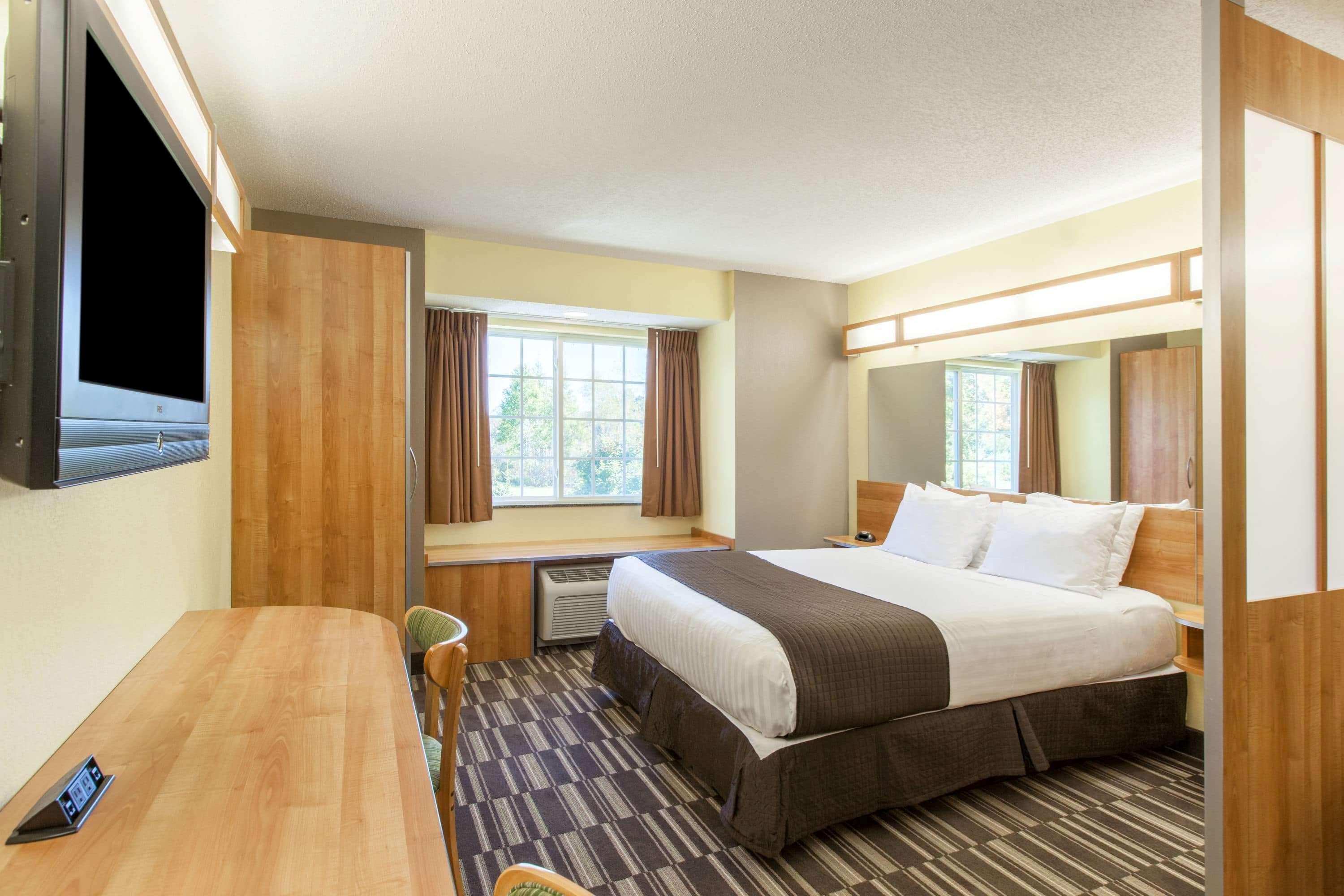 Microtel Inn & Suites By Wyndham Johnstown Экстерьер фото