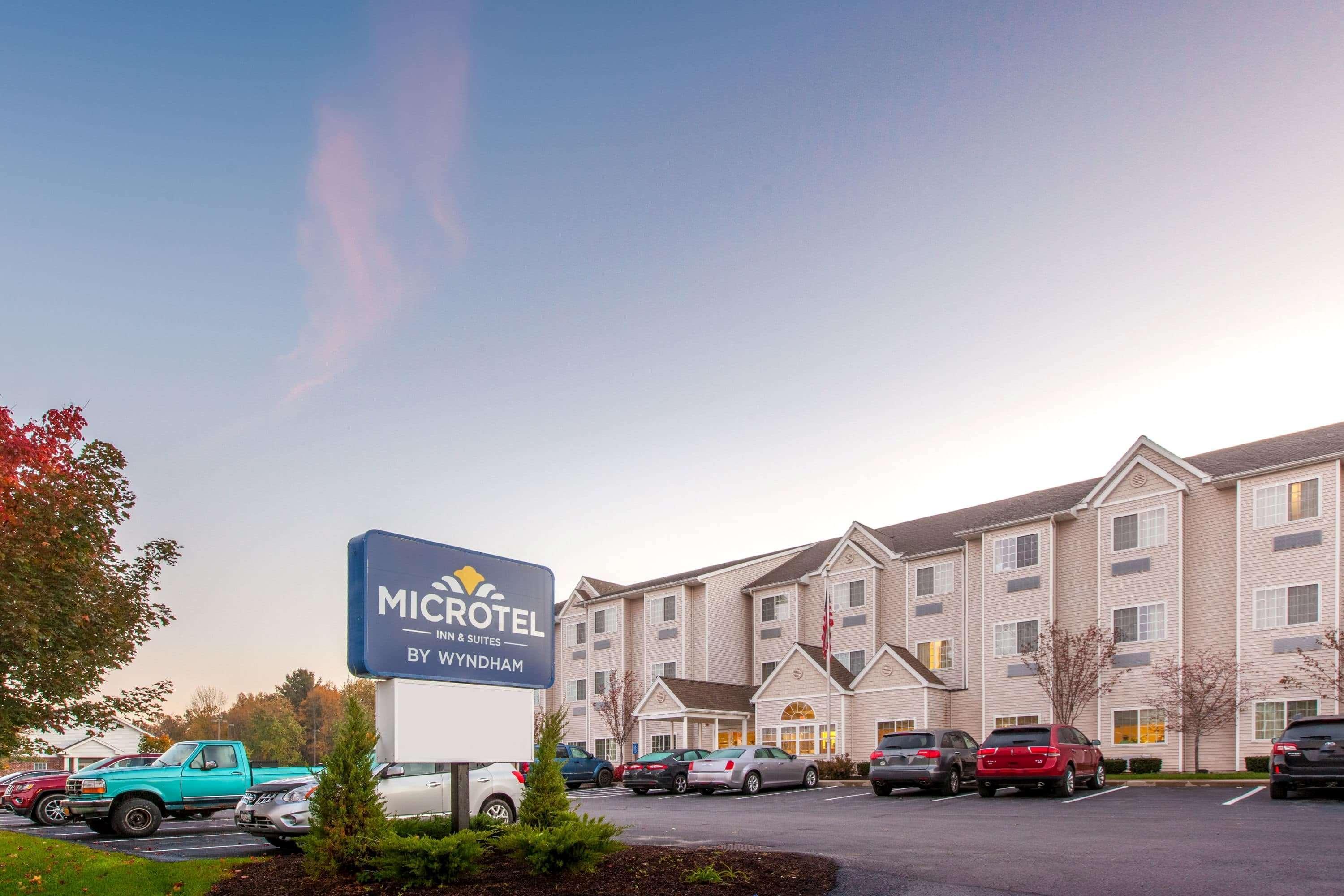 Microtel Inn & Suites By Wyndham Johnstown Экстерьер фото