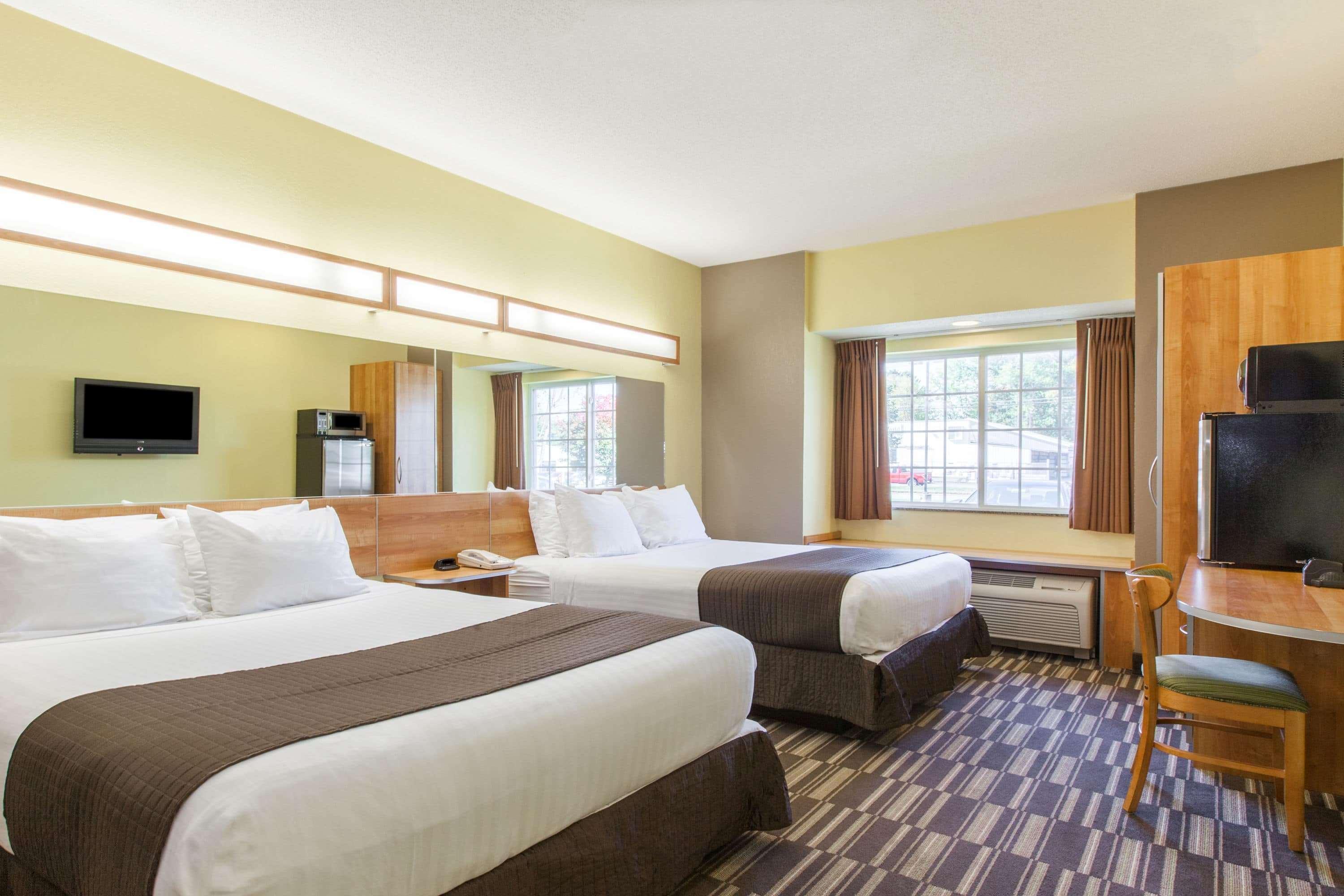 Microtel Inn & Suites By Wyndham Johnstown Экстерьер фото
