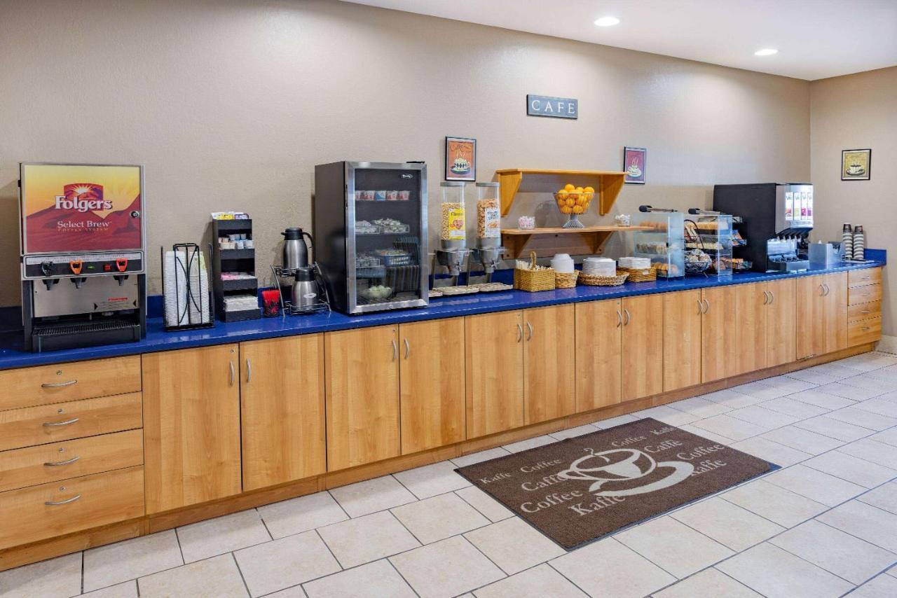 Microtel Inn & Suites By Wyndham Johnstown Экстерьер фото