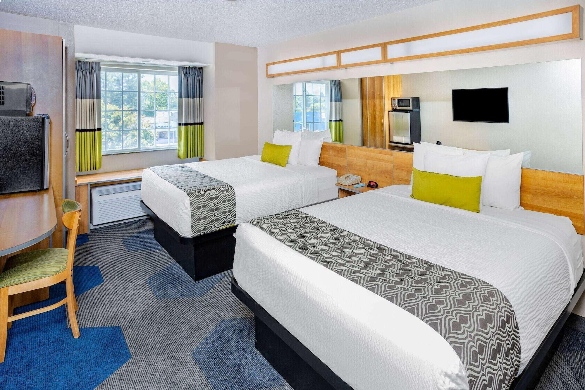 Microtel Inn & Suites By Wyndham Johnstown Экстерьер фото